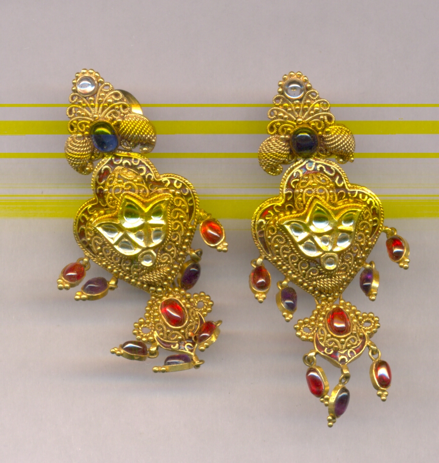 GOLD HANGING ANTIQUE