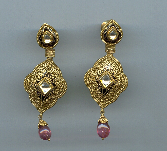 GOLD HANGING ANTIQUE EXCLUSIVE