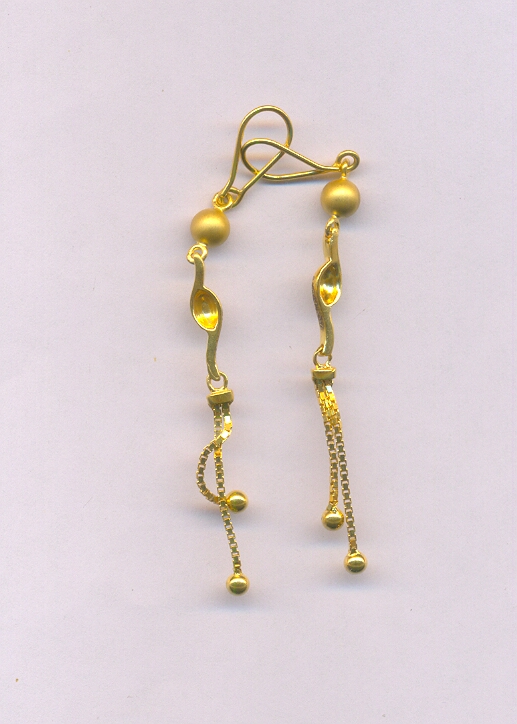 GOLD HANGING CASTING EXCLUSIVE