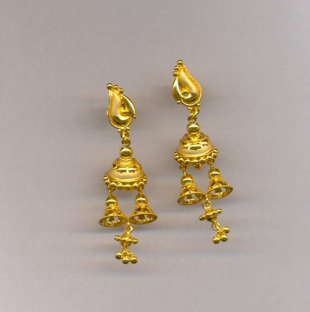 GOLD HANGING CASTING EXCLUSIVE