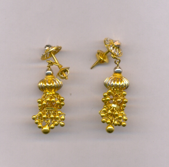 GOLD HANGING CASTING EXCLUSIVE