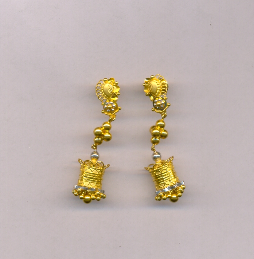 GOLD HANGING CASTING EXCLUSIVE