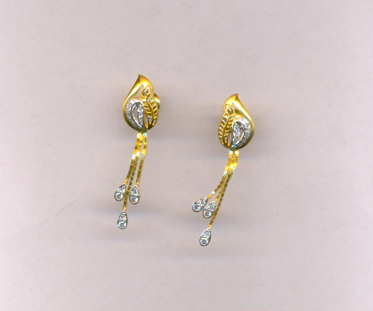GOLD HANGING CASTING EXCLUSIVE