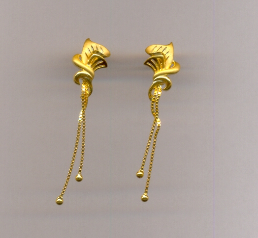 GOLD HANGING CASTING EXCLUSIVE
