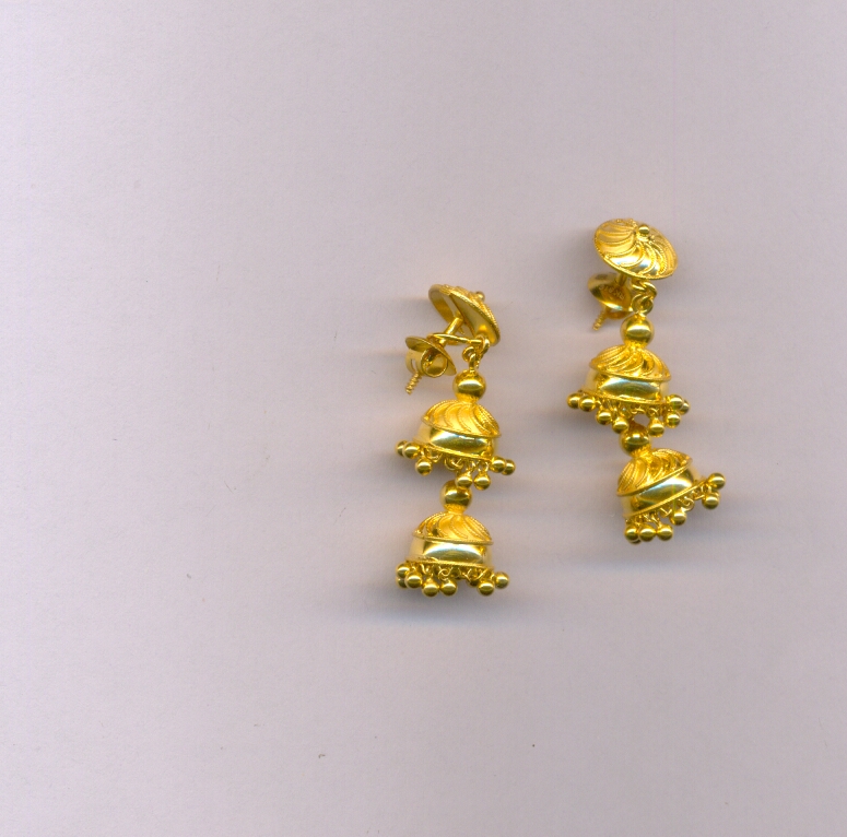 GOLD HANGING CASTING EXCLUSIVE