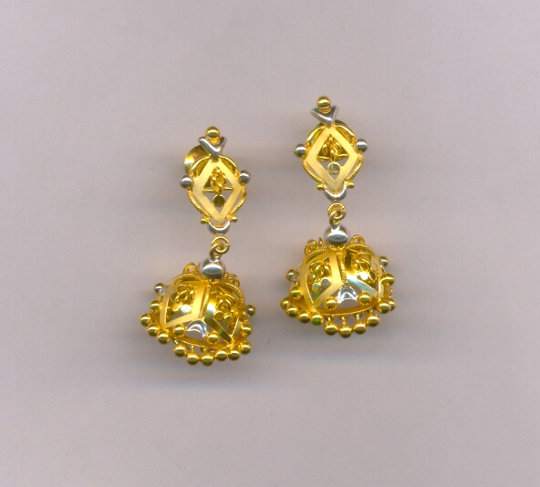 GOLD HANGING CASTING EXCLUSIVE
