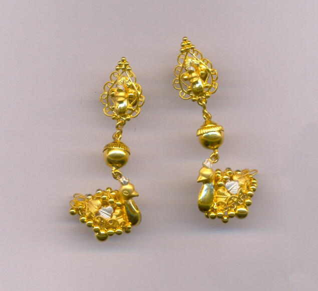 GOLD HANGING CASTING EXCLUSIVE