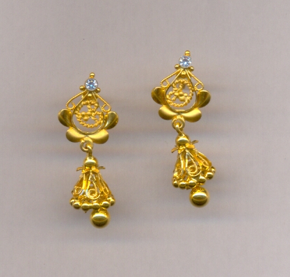 GOLD HANGING CASTING EXCLUSIVE
