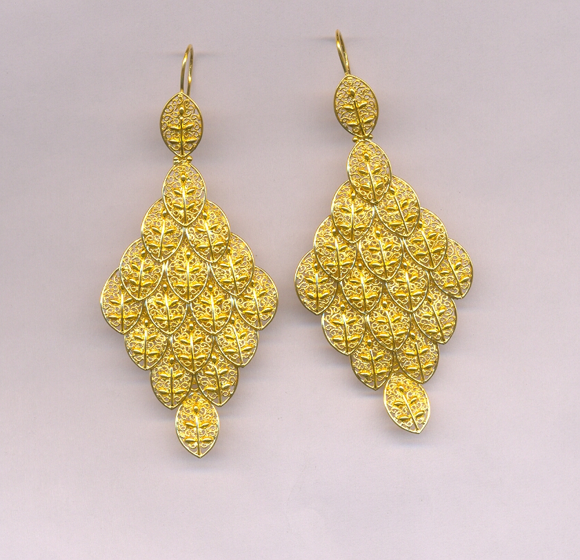 GOLD HANGING DESIGNER