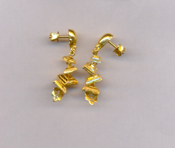 GOLD HANGING PLAIN FANCY