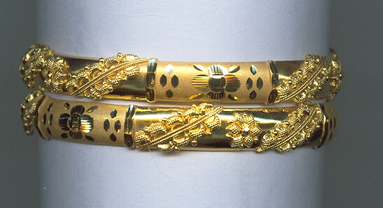 GOLD HANGING PLAIN GENERAL