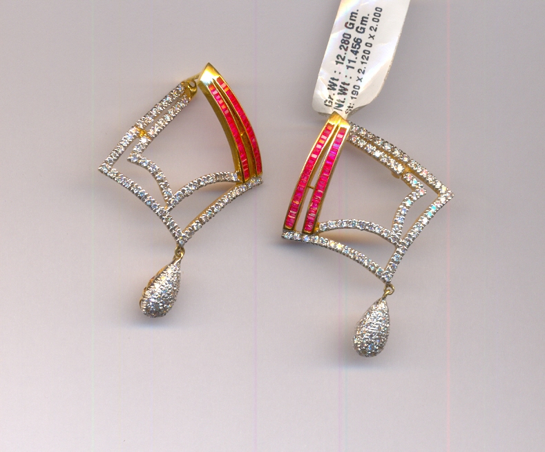DIAMOND EARRING