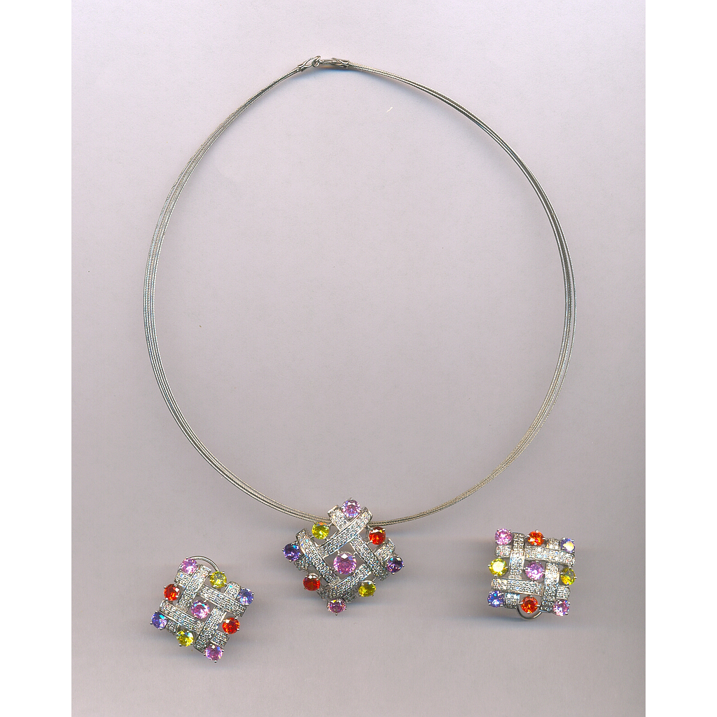 DIAMOND SET PENDENT