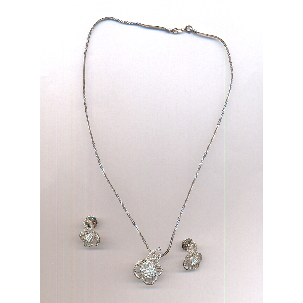 DIAMOND SET PENDENT