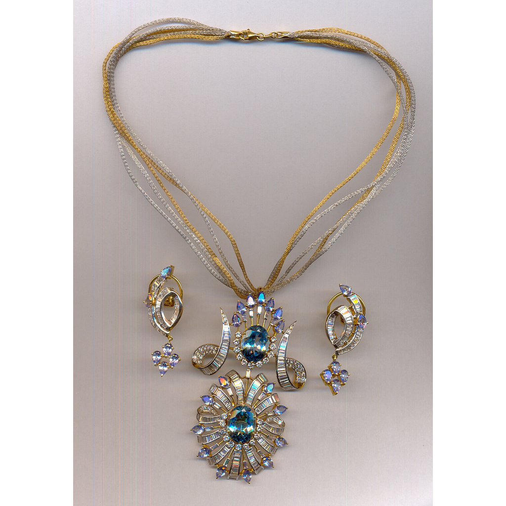 DIAMOND SET PENDENT