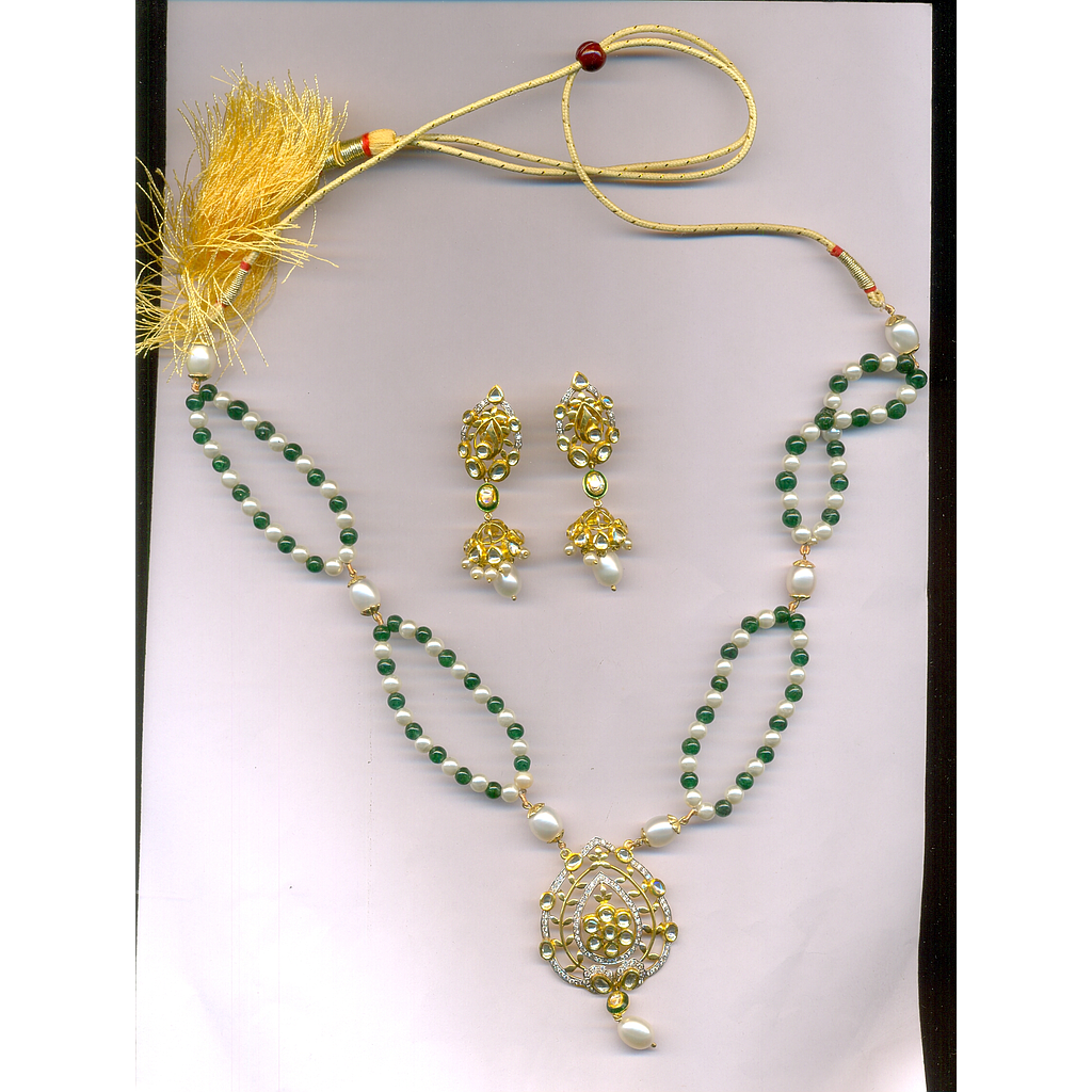DIAMOND SET PENDENT POLKI