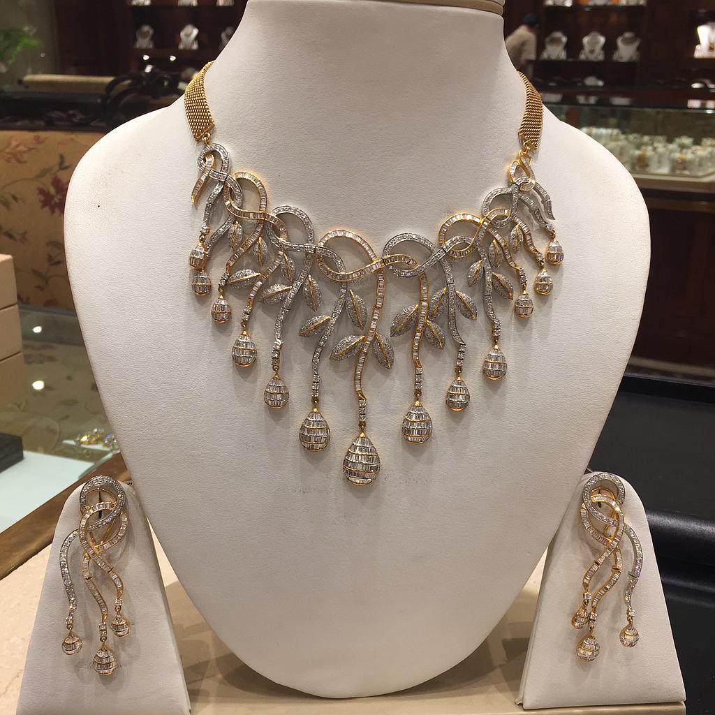 DIAMOND HALF SET ROUND