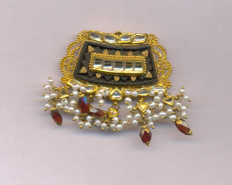 GOLD PENDENT KUNDAN FANCY