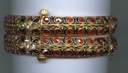 GOLD PENDENT PLAIN FANCY