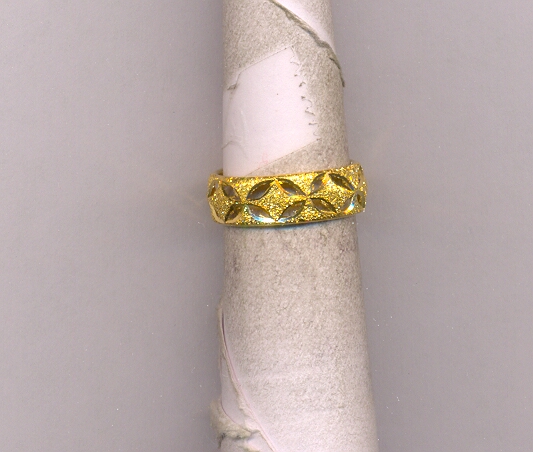 GOLD RING