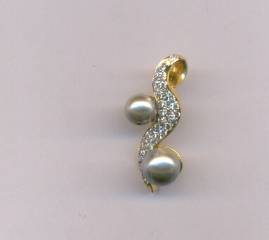 DIAMOND PENDENT