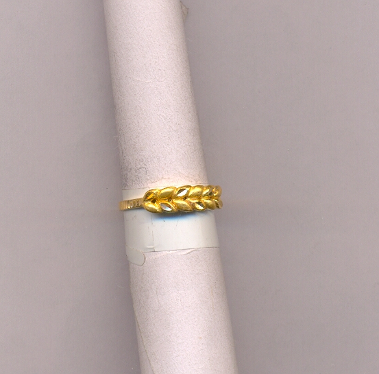 GOLD RING LADIES CASTING