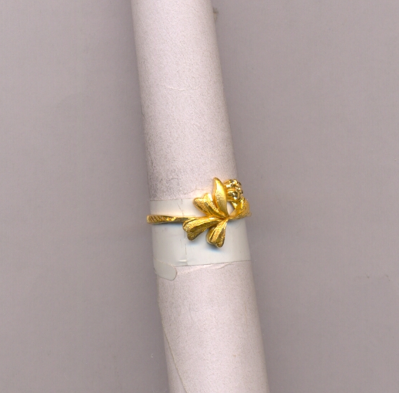GOLD RING LADIES CASTING
