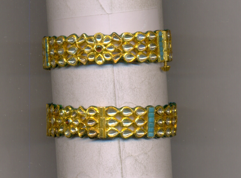 GOLD BANGLE KUNDAN