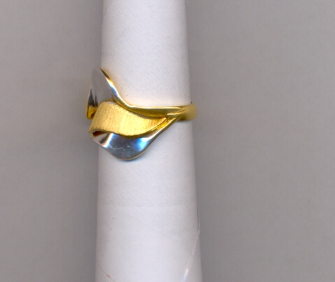 GOLD RING LADIES CASTING EXCLUSIVE