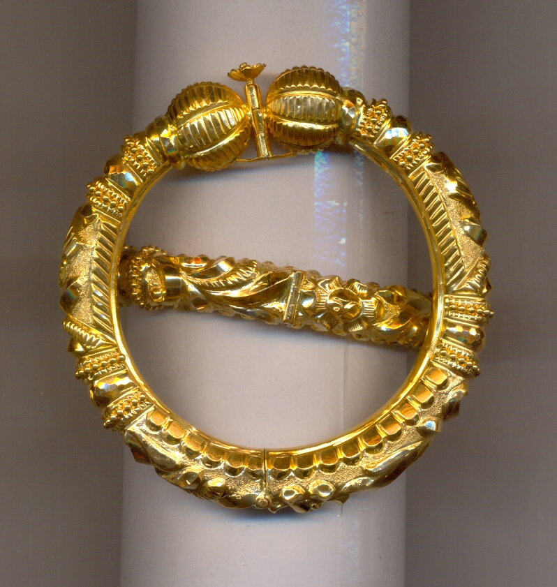 GOLD BANGLE