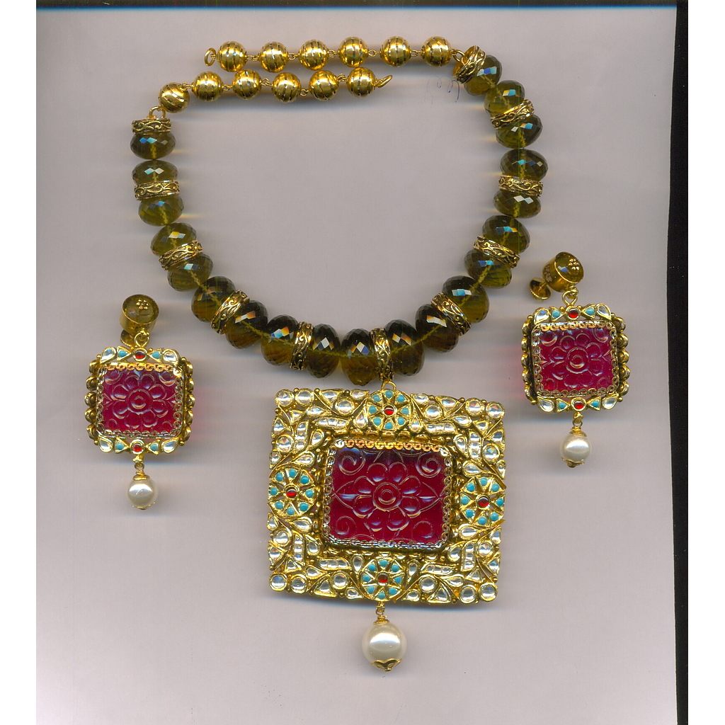 GOLD HALF SET ANTIQUE