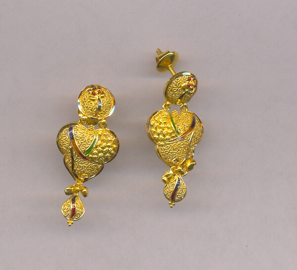 GOLD EARHANGINGS