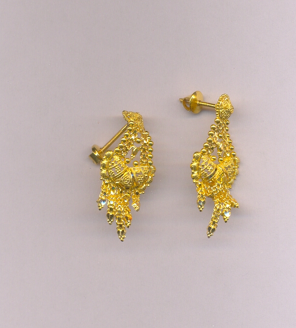 GOLD EARHANGINGS