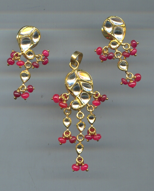GOLD SET PENDANT KUNDAN