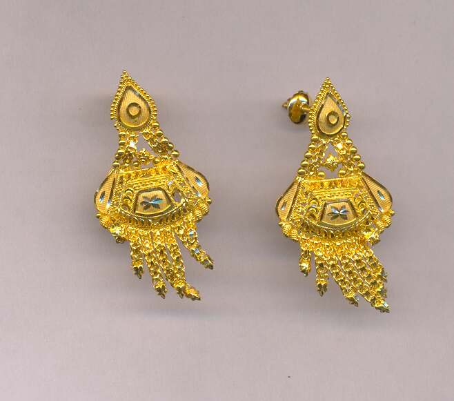 GOLD EARHANGINGS