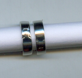 PLATINUM EARRING FANCY