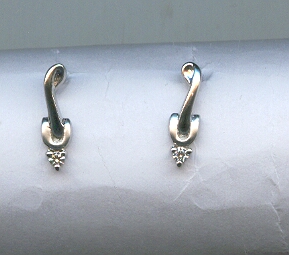 PLATINUM EARHANGINGS